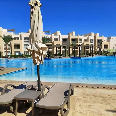 Apartment With Large Terrace & Nice Pool Area
