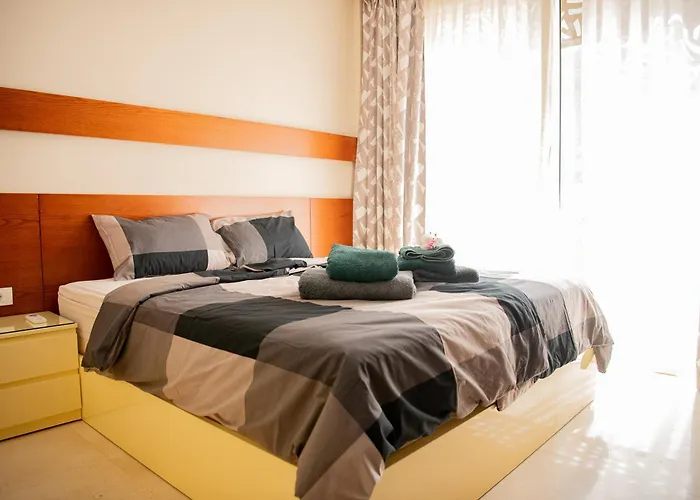 With Large Terrace & Pool Area Daire *