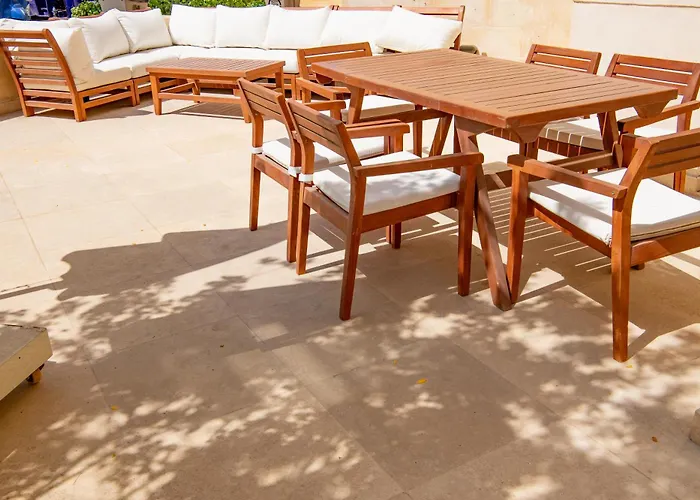 With Large Terrace & Pool Area Daire *